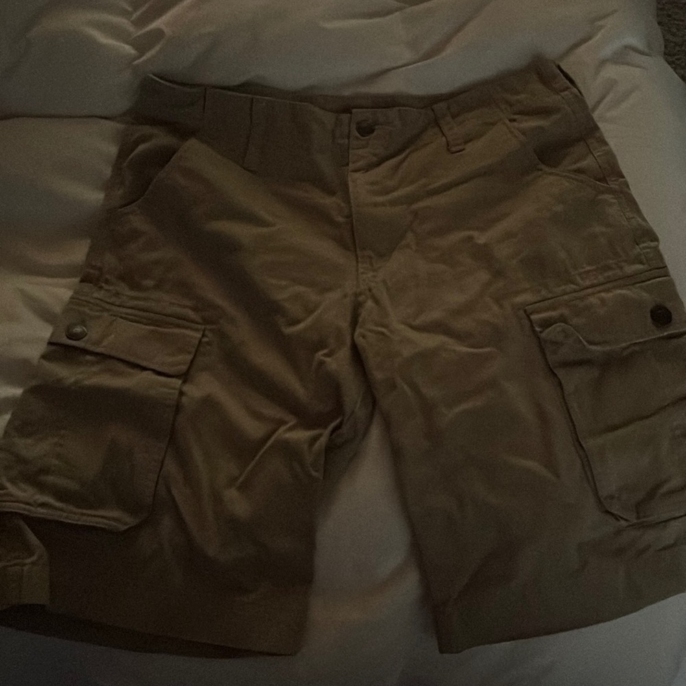 New without tags True Religion cargo shorts.